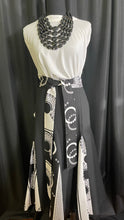 Load image into Gallery viewer, Black &amp; White Panels Skirt with Belt
